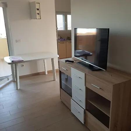 Appartement In Near White Mountains Neviđane