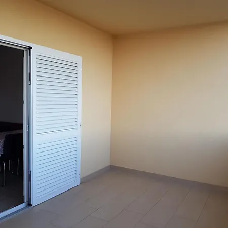 アパート In Near White Mountains